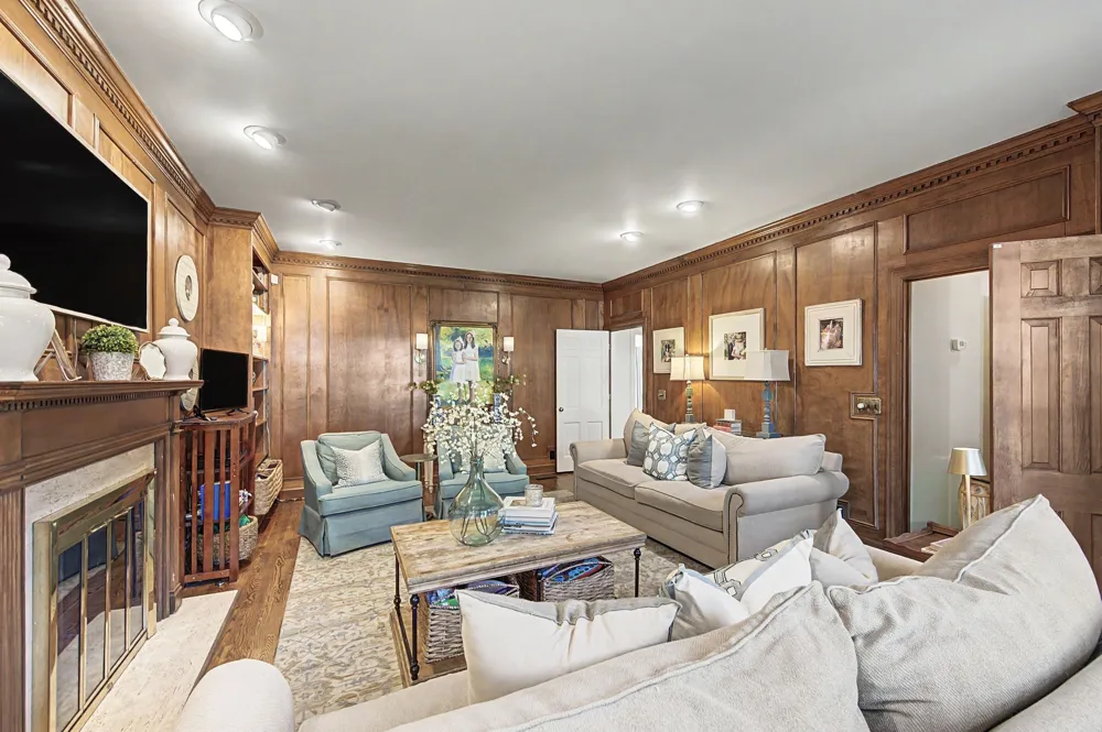 13 Valley Frg Nashville, TN 37205