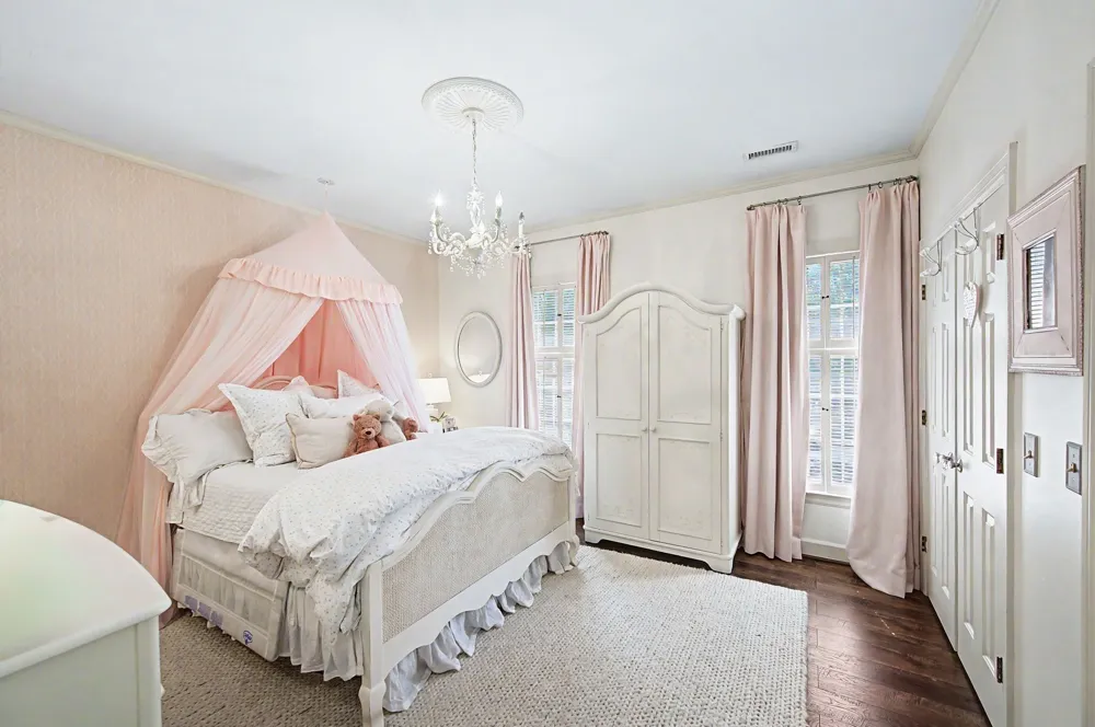 13 Valley Frg Nashville, TN 37205