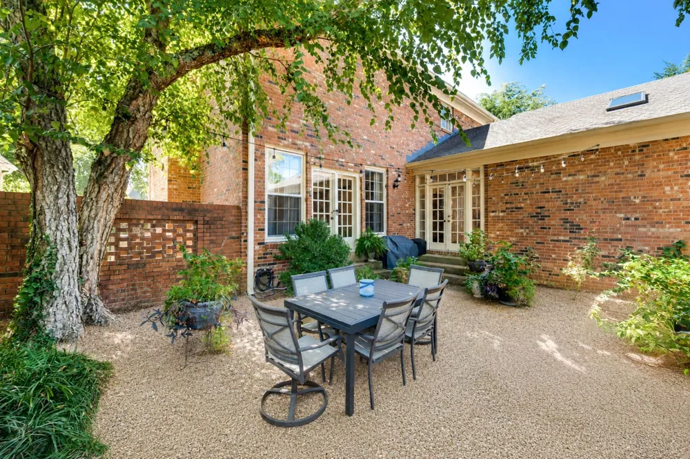 13 Valley Frg Nashville, TN 37205