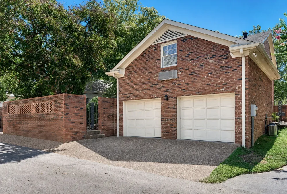 13 Valley Frg Nashville, TN 37205
