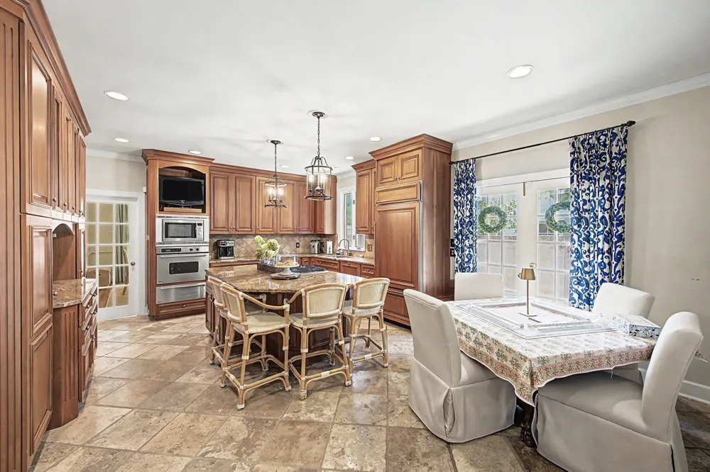 13 Valley Frg Nashville, TN 37205