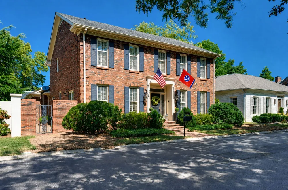 13 Valley Frg Nashville, TN 37205