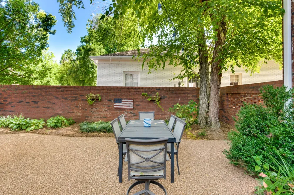 13 Valley Frg Nashville, TN 37205
