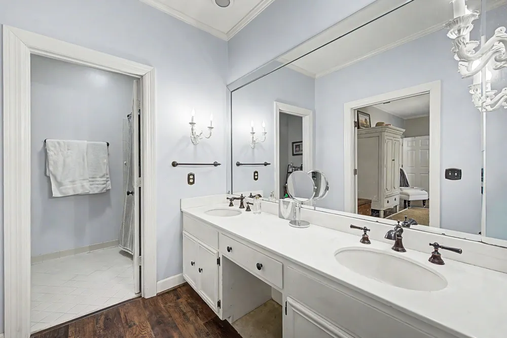 13 Valley Frg Nashville, TN 37205