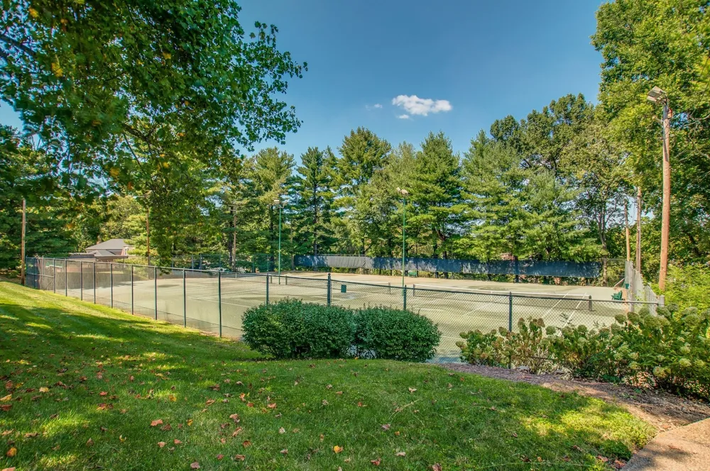 13 Valley Frg Nashville, TN 37205