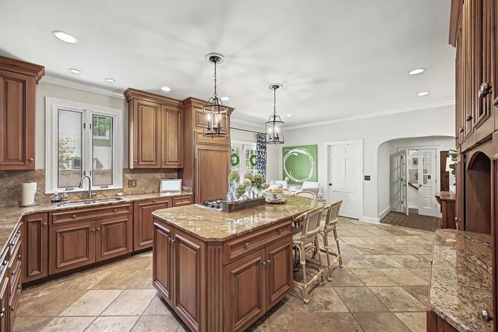 13 Valley Frg Nashville, TN 37205