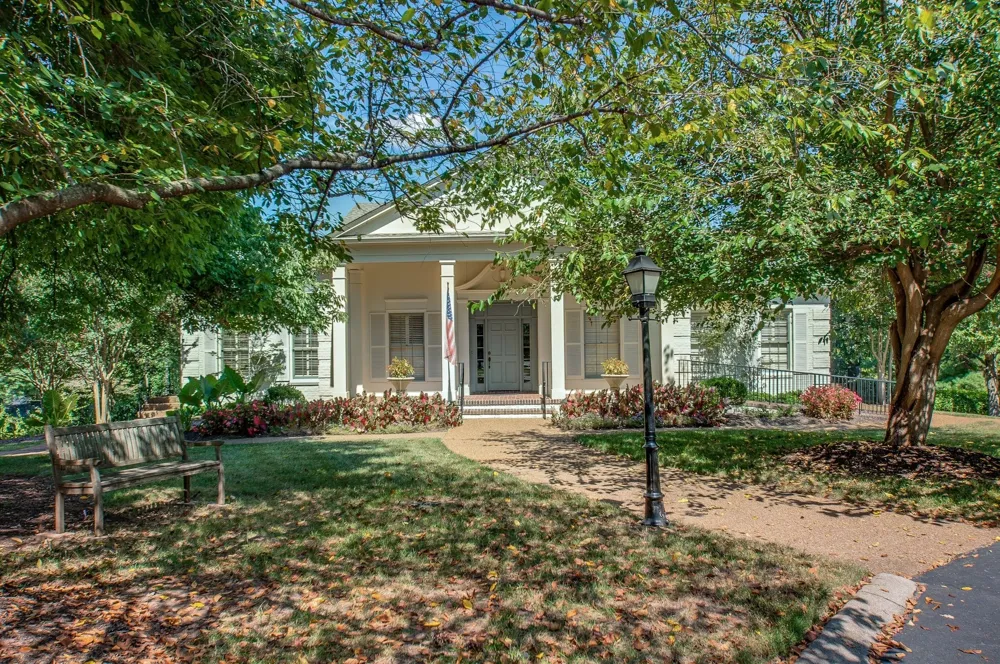 13 Valley Frg Nashville, TN 37205