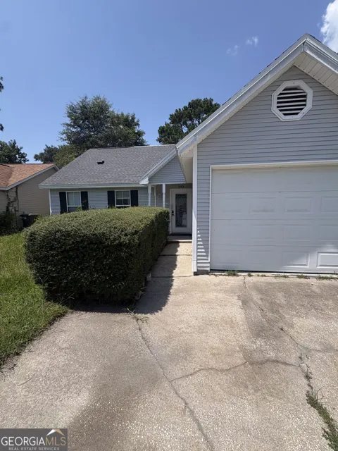 303 Holly CT