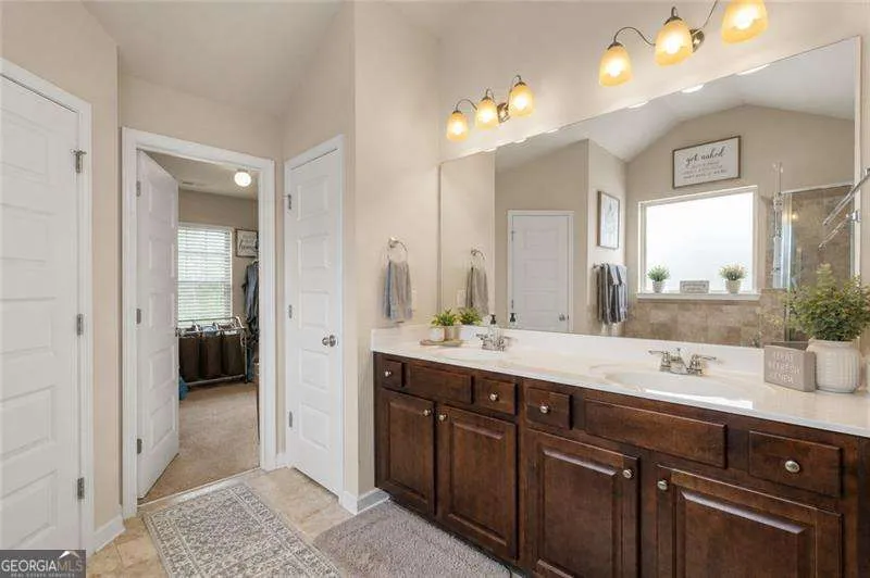 2748 Village Park DR E Ellenwood, GA 30294