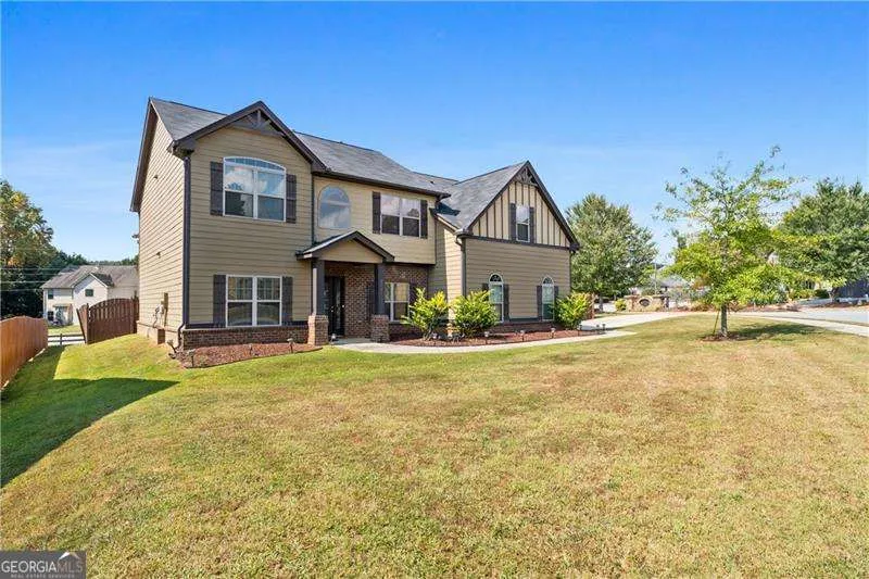 2748 Village Park DR E Ellenwood, GA 30294