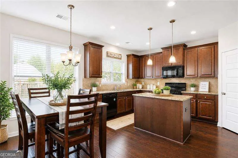 2748 Village Park DR E Ellenwood, GA 30294
