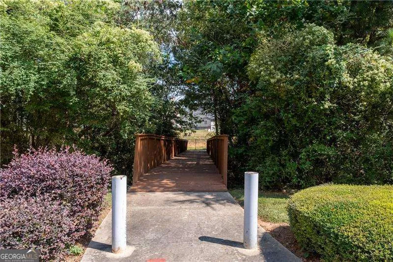 2748 Village Park DR E Ellenwood, GA 30294