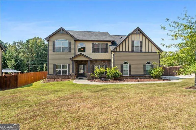 2748 Village Park DR E Ellenwood, GA 30294