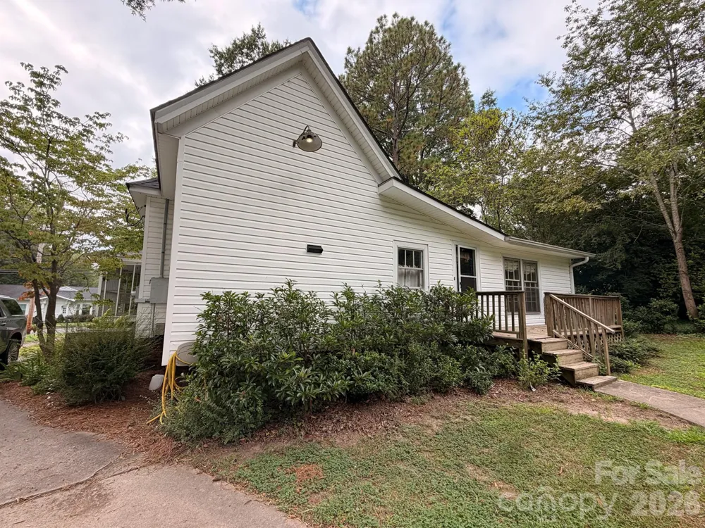 825 Montgomery Avenue Albemarle, NC 28001