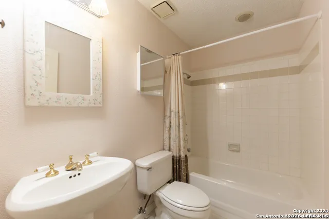 6512 Buffalo Hls San Antonio, TX 78256