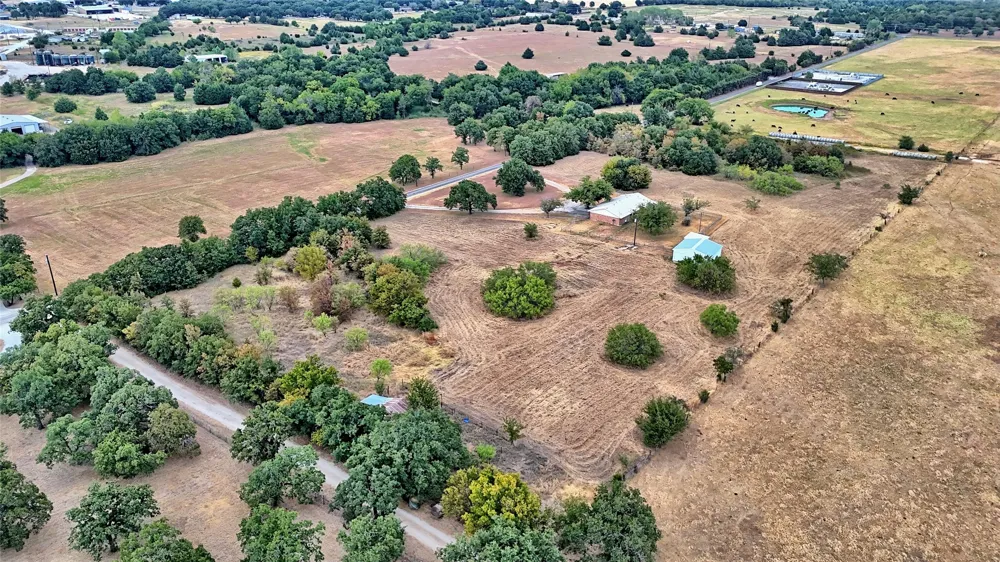 437 Jakes Road Bowie, TX 76230