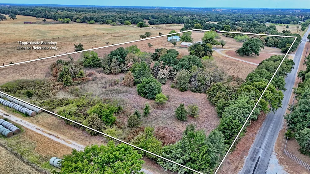 437 Jakes Road Bowie, TX 76230