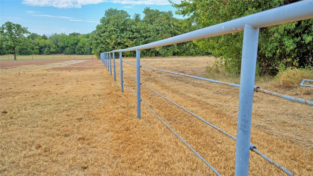 437 Jakes Road Bowie, TX 76230