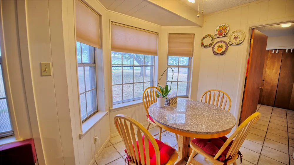 437 Jakes Road Bowie, TX 76230