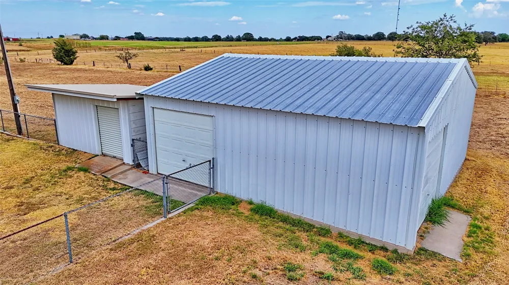 437 Jakes Road Bowie, TX 76230