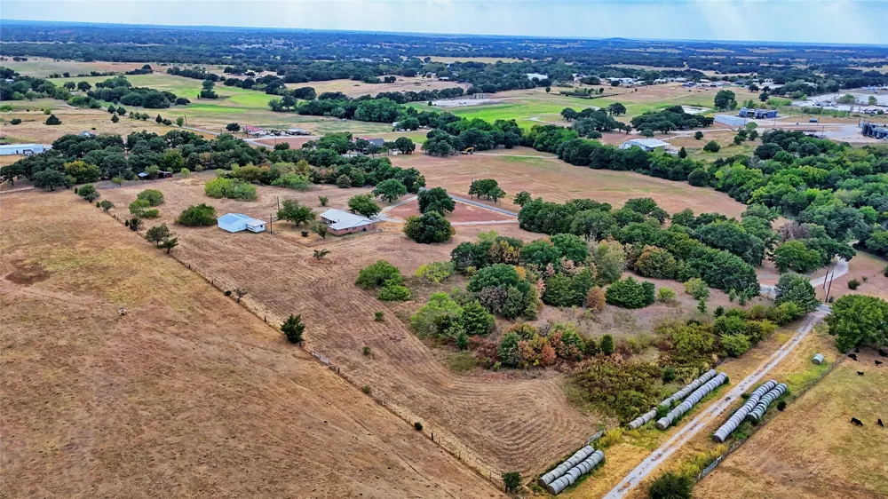 437 Jakes Road Bowie, TX 76230