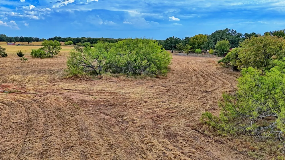437 Jakes Road Bowie, TX 76230