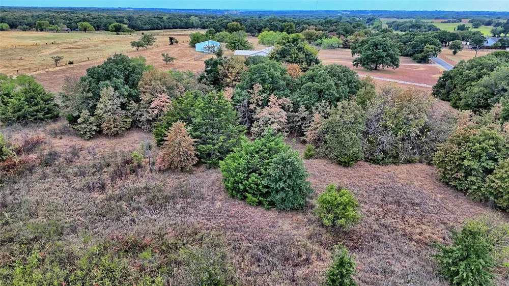 437 Jakes Road Bowie, TX 76230