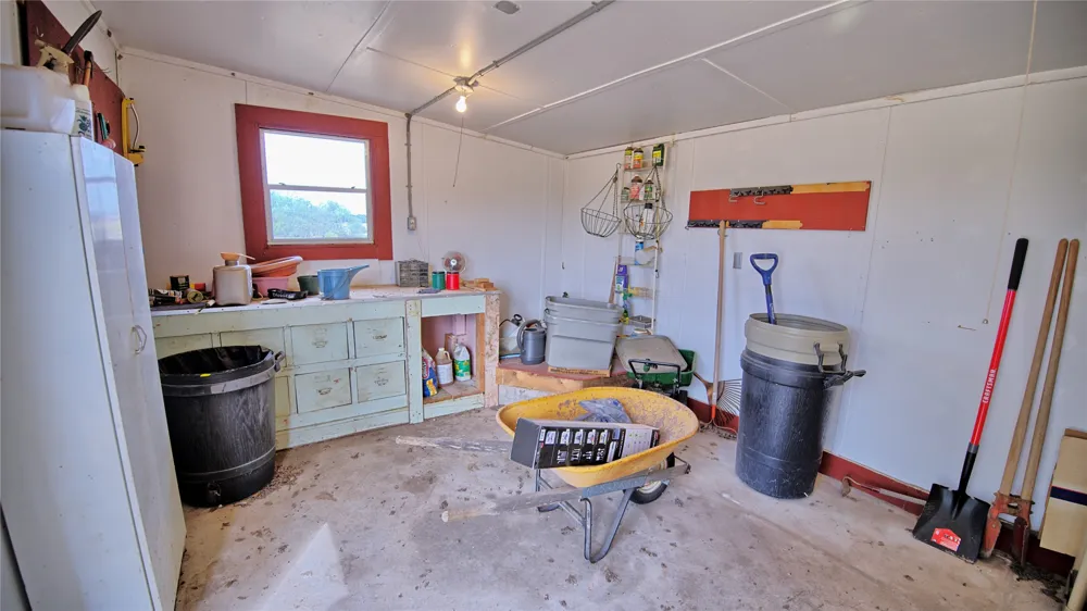 437 Jakes Road Bowie, TX 76230