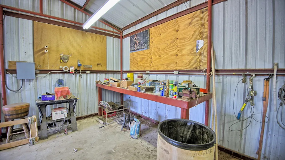 437 Jakes Road Bowie, TX 76230