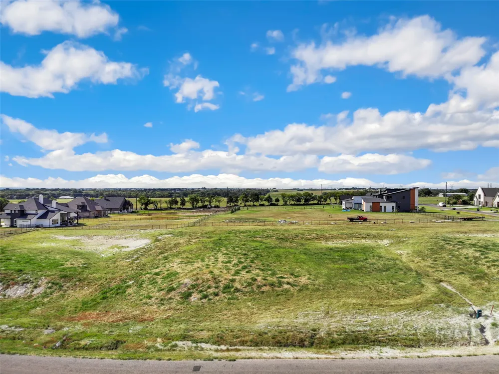 208 Avery Lane Gunter, TX 75058