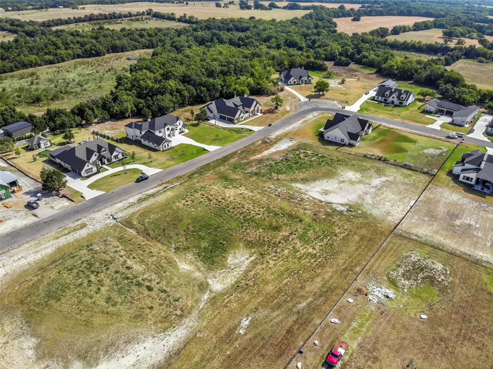 208 Avery Lane Gunter, TX 75058