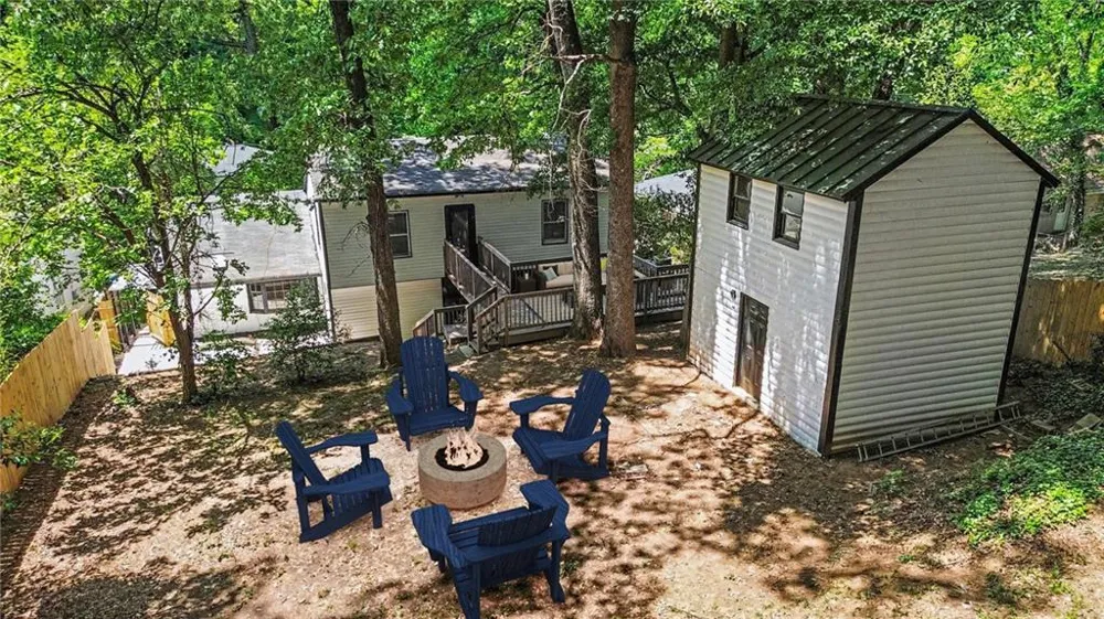 2828 Cloverhurst Drive East Point, GA 30344