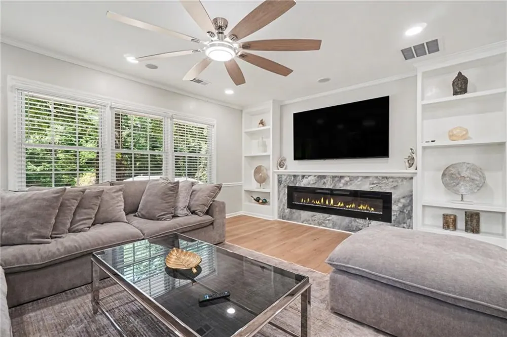 2828 Cloverhurst Drive East Point, GA 30344