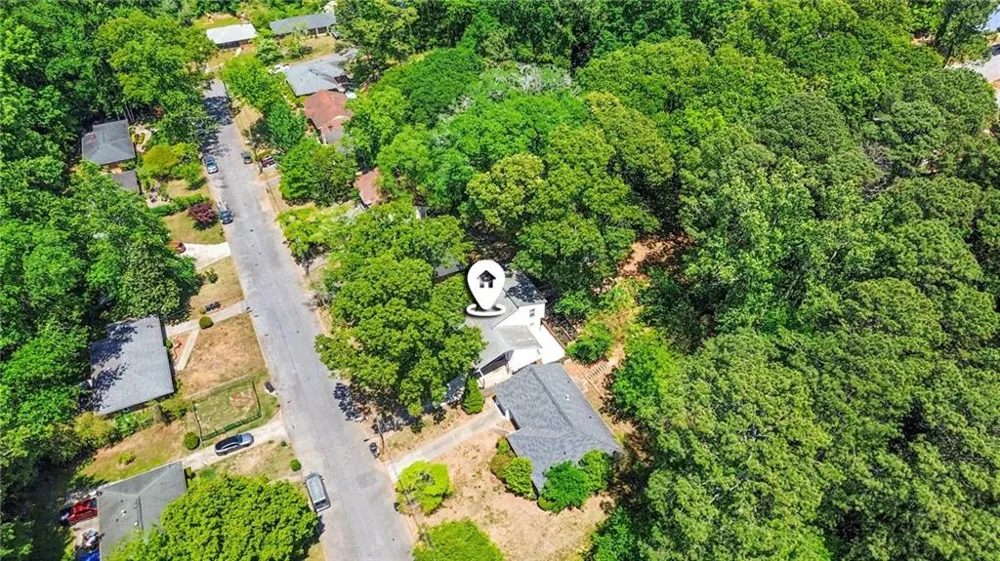 2828 Cloverhurst Drive East Point, GA 30344