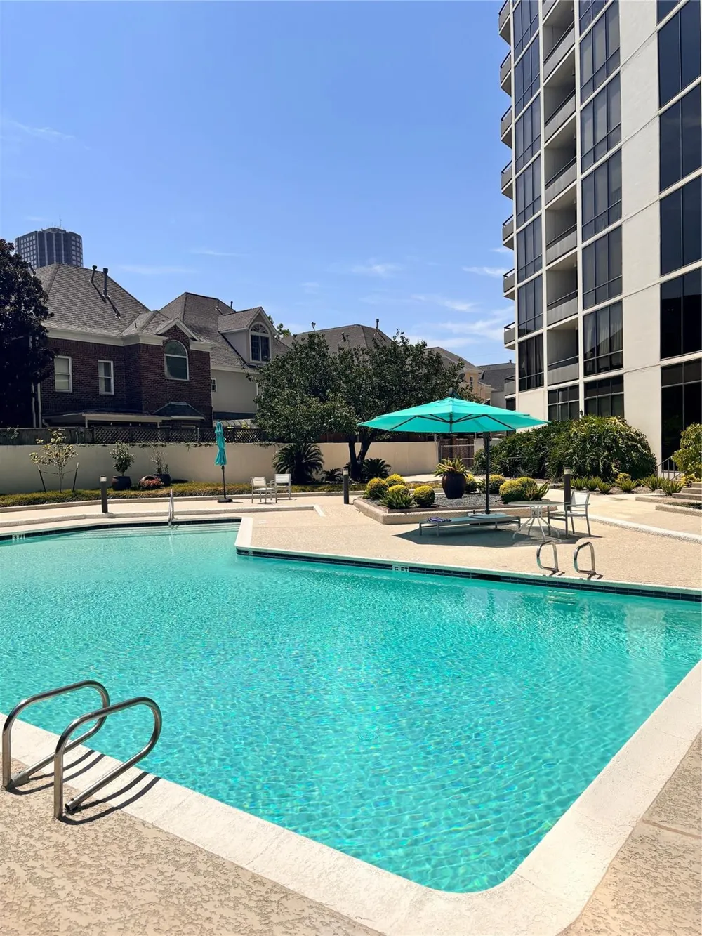 1111 Bering Drive #1205 Houston, TX 77057