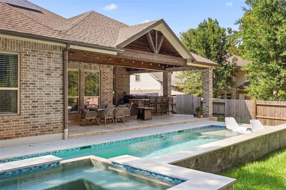 211 Evening Tide Way Conroe, TX 77318