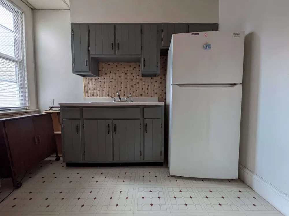 94 WEST 13TH ST Bayonne, NJ 07002