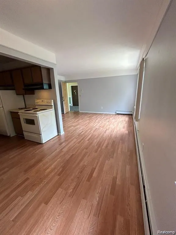 16480 E 9 MILE ROAD #102 Eastpointe City, MI 48021