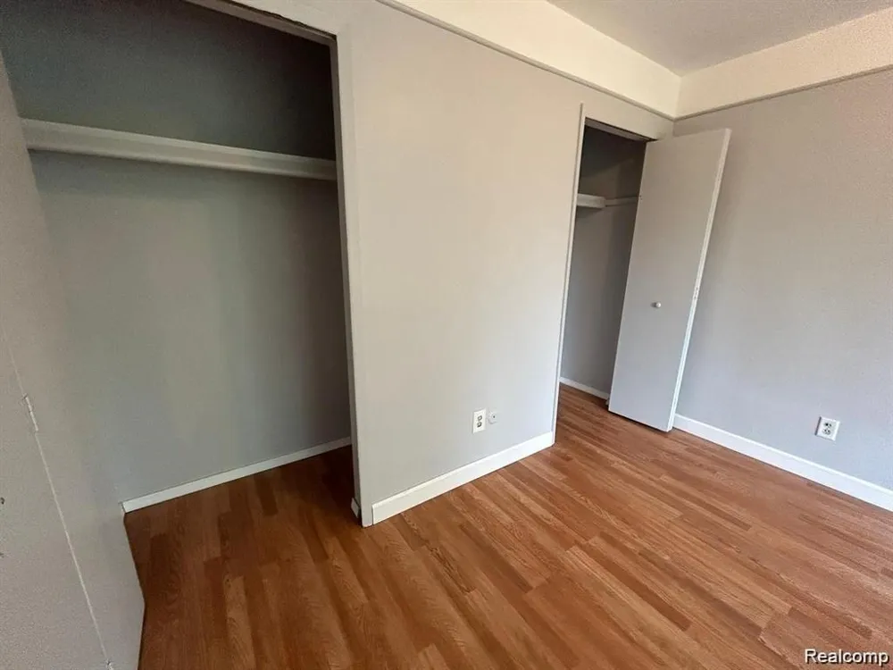 16480 E 9 MILE ROAD #102 Eastpointe City, MI 48021