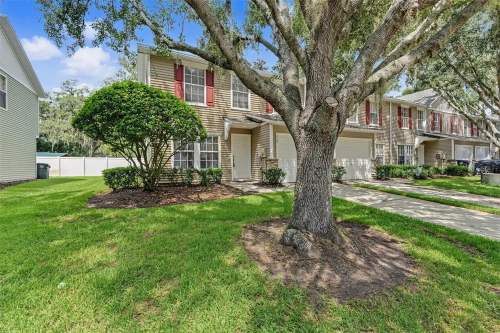 150 SAWTOOTH DRIVE Valrico, FL 33594