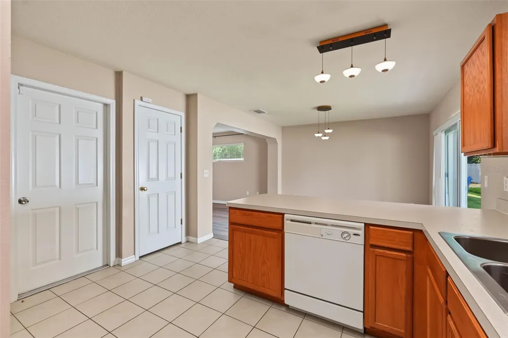 150 SAWTOOTH DRIVE Valrico, FL 33594
