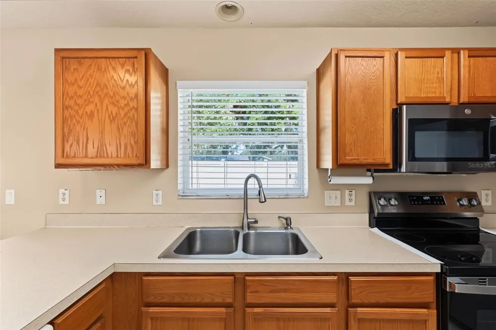 150 SAWTOOTH DRIVE Valrico, FL 33594