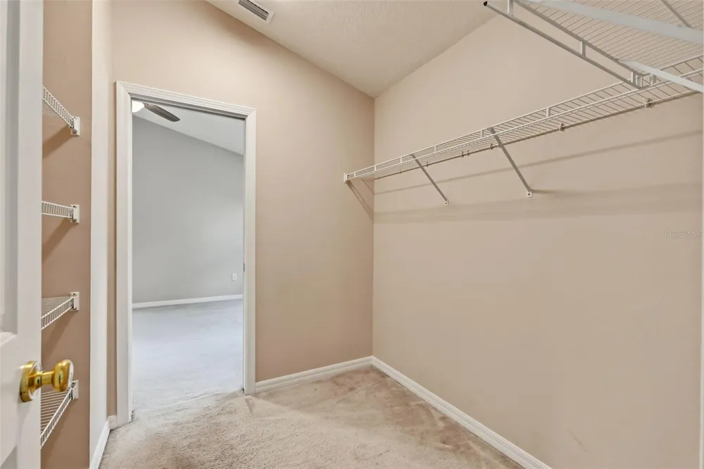 150 SAWTOOTH DRIVE Valrico, FL 33594