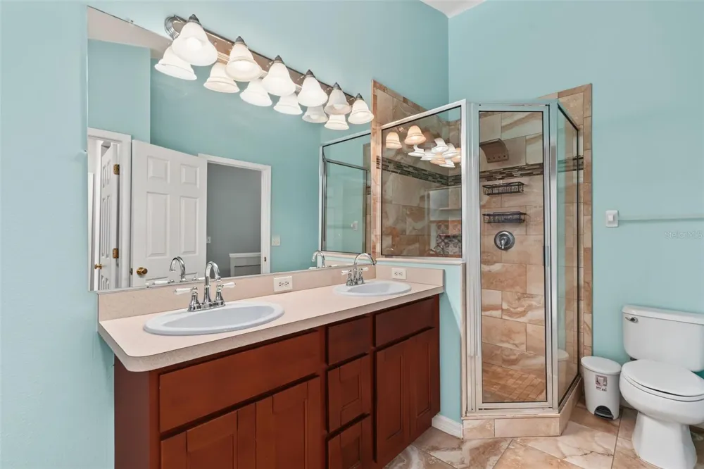 150 SAWTOOTH DRIVE Valrico, FL 33594