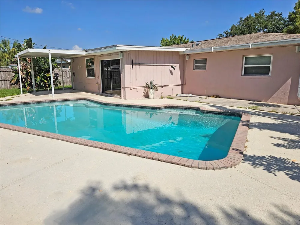 5360 25TH AVENUE St Petersburg, FL 33710