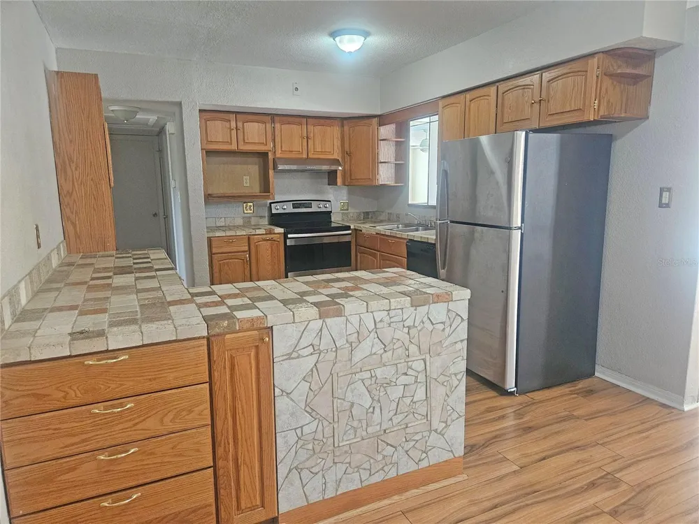 5360 25TH AVENUE St Petersburg, FL 33710