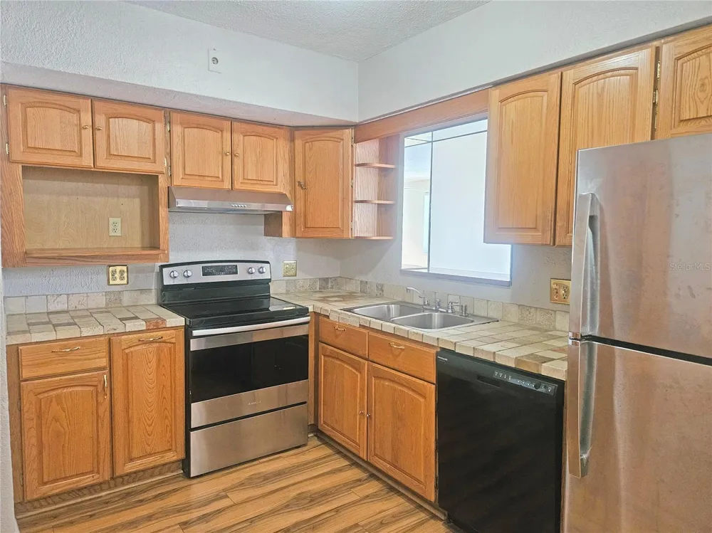 5360 25TH AVENUE St Petersburg, FL 33710