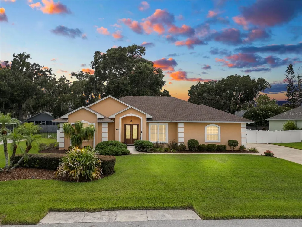 318 HAMILTON SHORES DRIVE NE Winter Haven, FL 33881