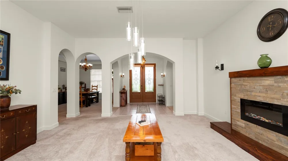 318 HAMILTON SHORES DRIVE NE Winter Haven, FL 33881