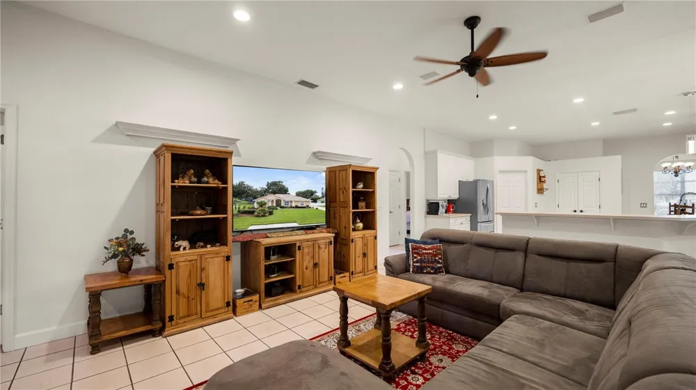 318 HAMILTON SHORES DRIVE NE Winter Haven, FL 33881